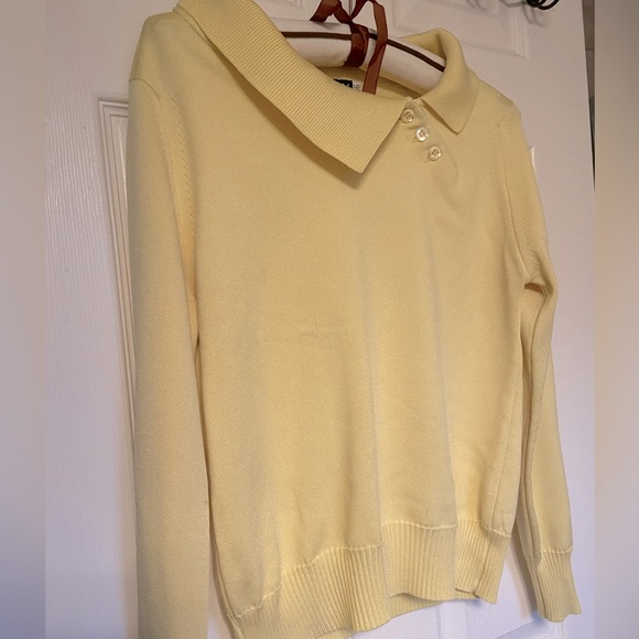 Givenchy Sport Yellow Collared Sweater - Picture 4 of 6